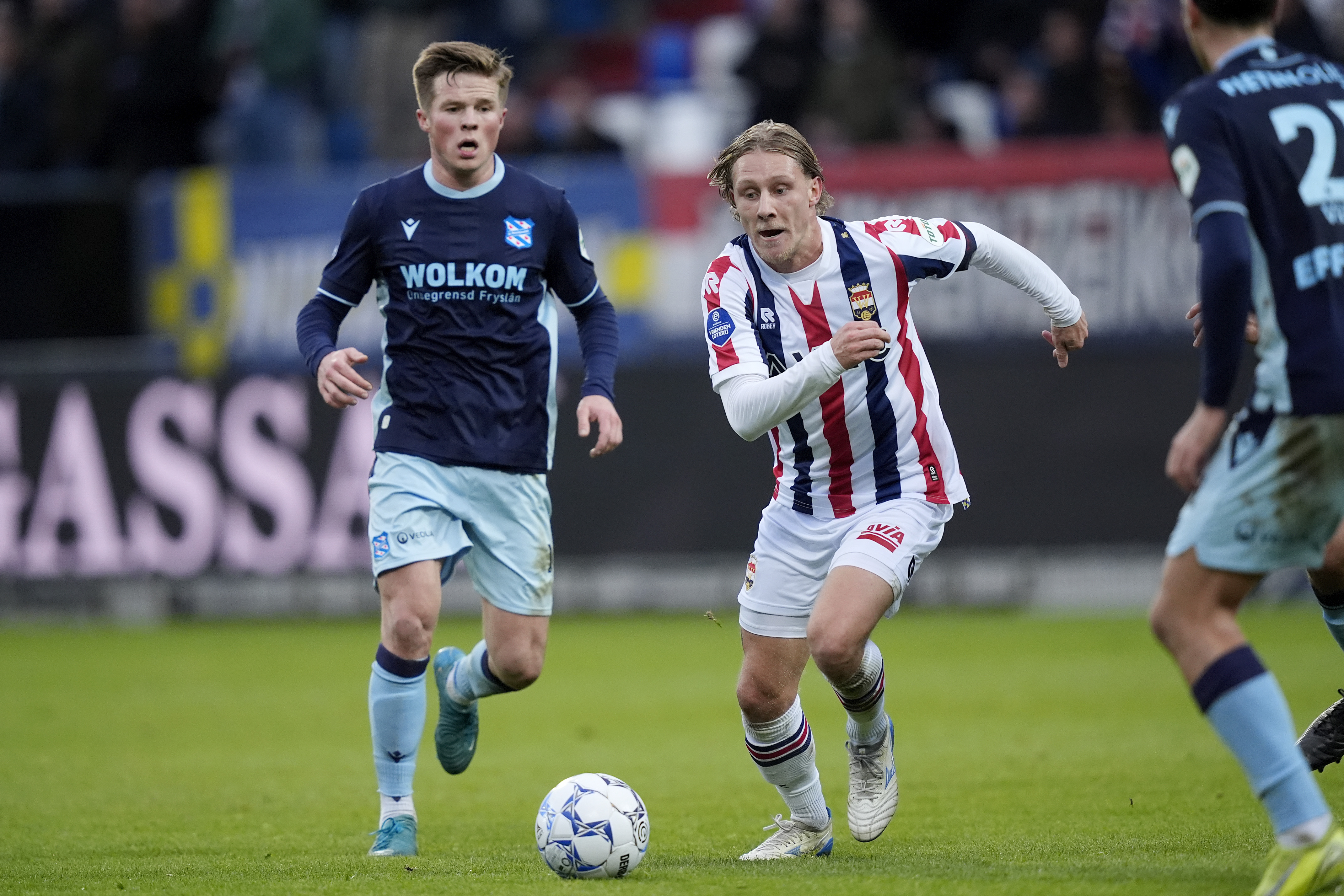 Jesse Bosch in actie tegen sc Heereveen. 