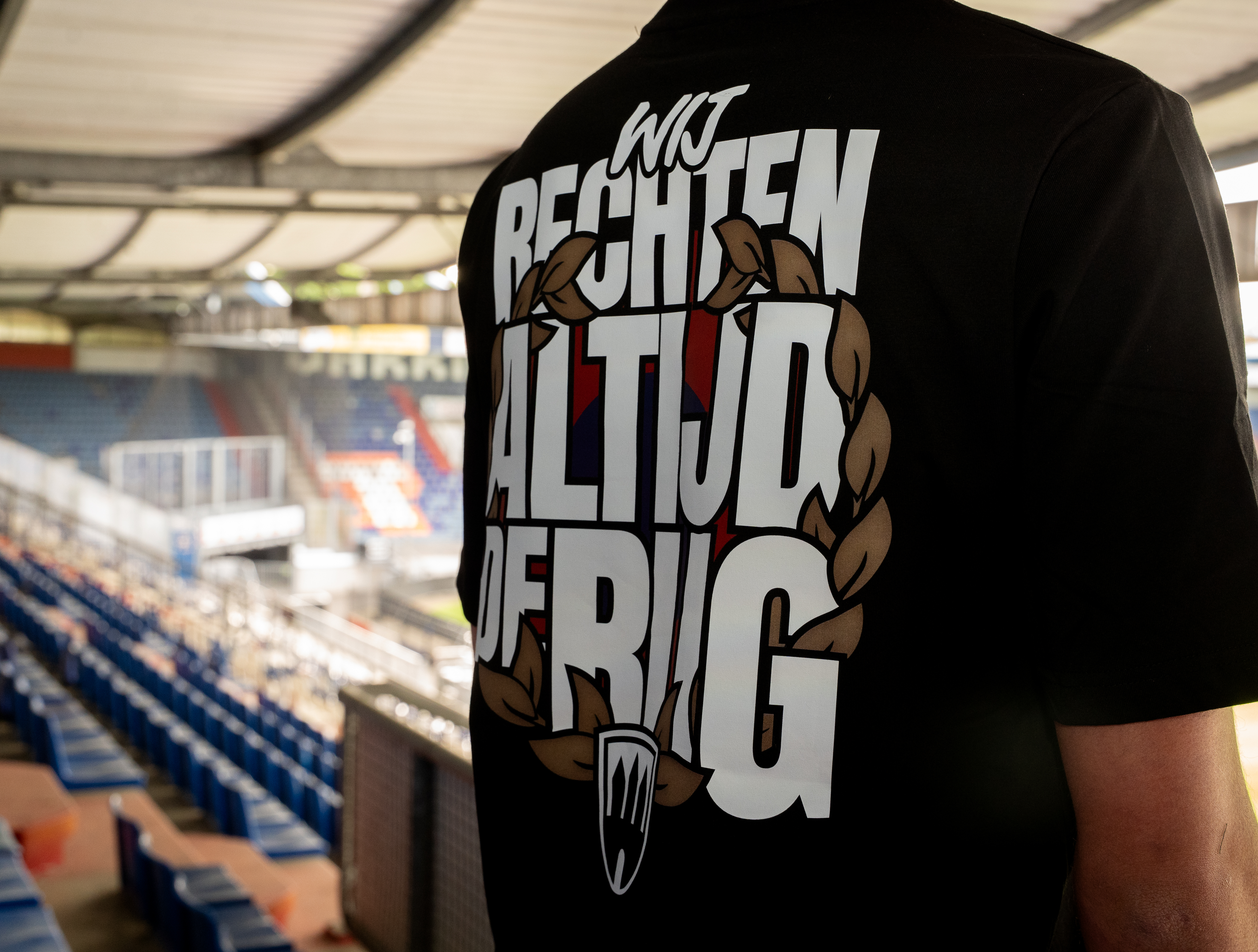Wij rechten altijd de rug