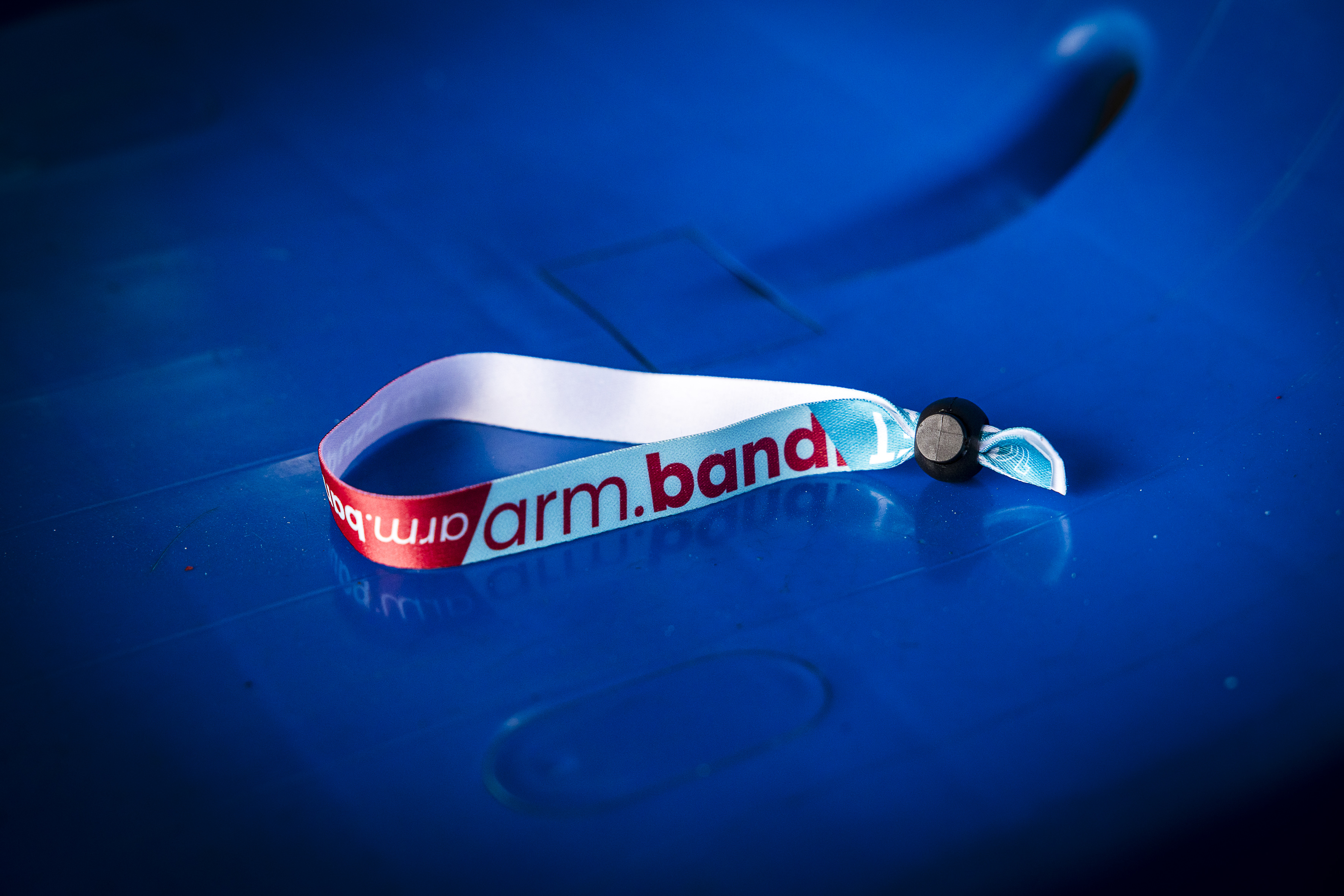 Arm.band