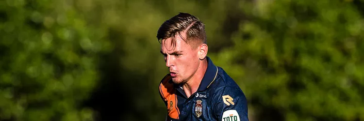 Willem II O21 wint doelpuntrijk duel in Emmen