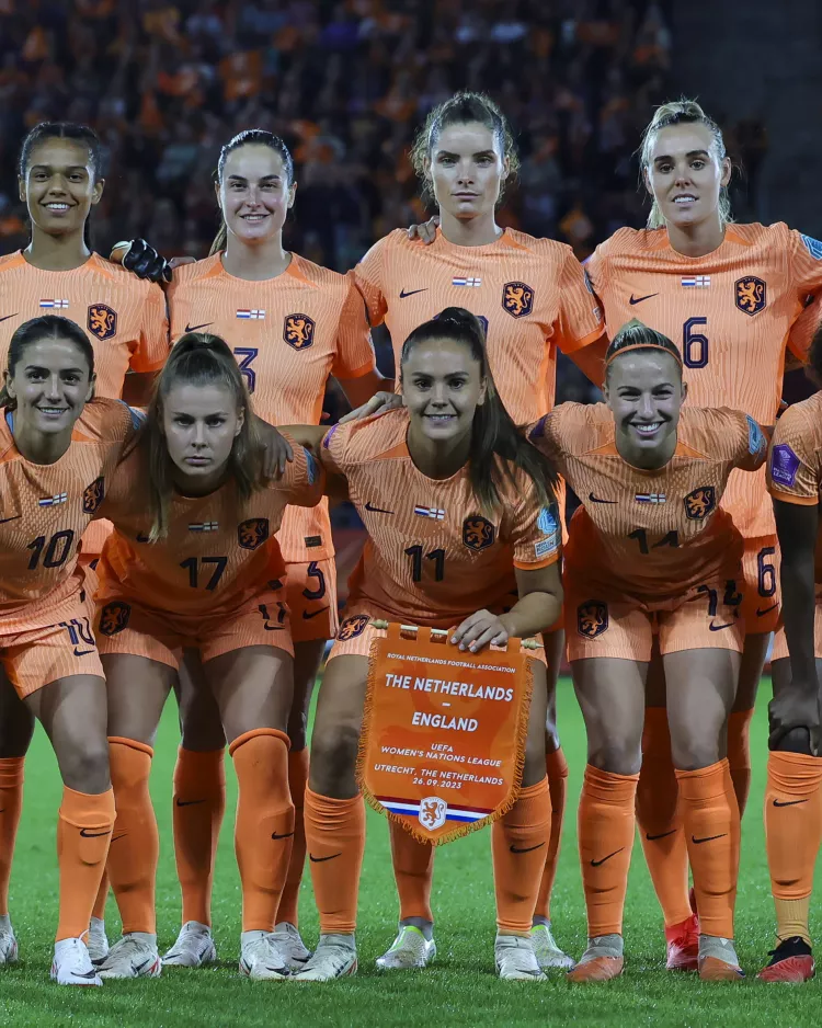 Nederland - België (v) op pakjesavond in Tilburg