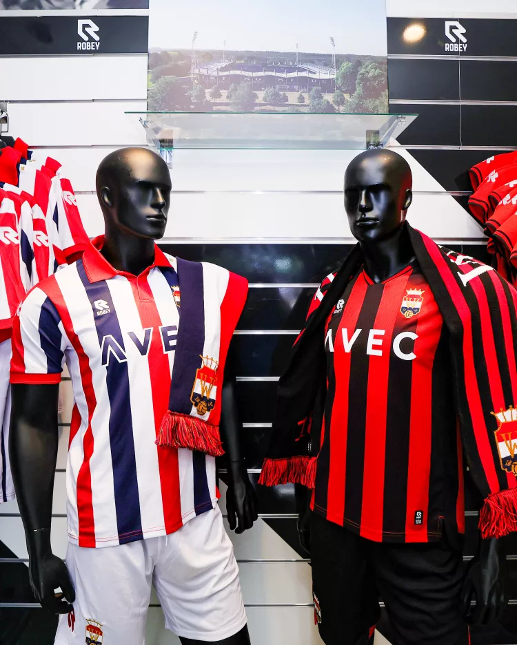 Aangepaste openingstijden fanshop