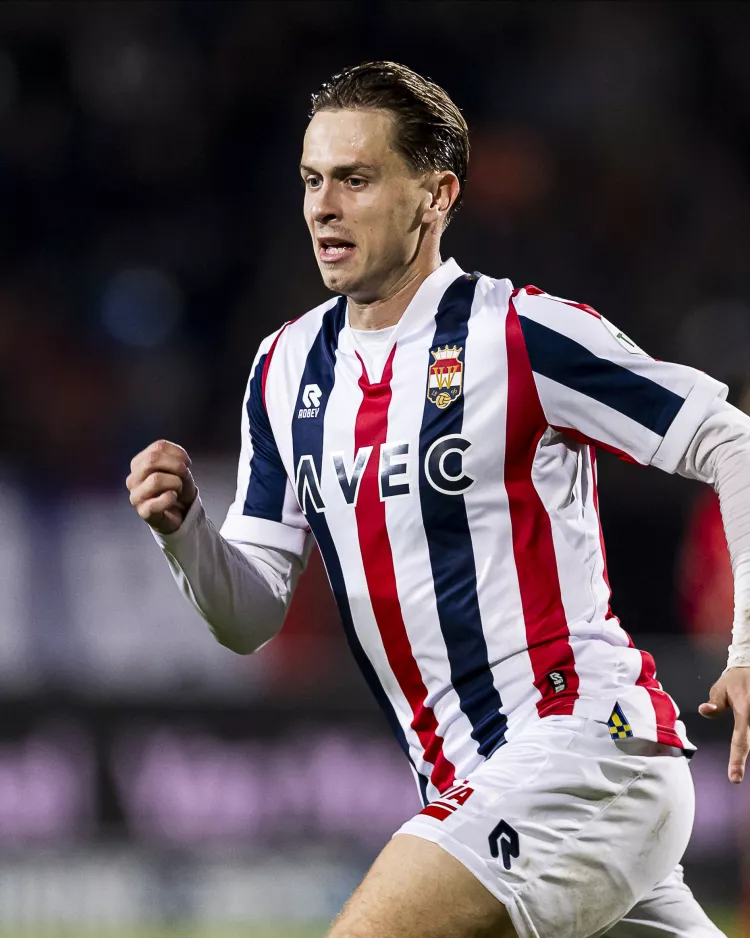 Plek in het linkerrijtje als inzet bij de derby