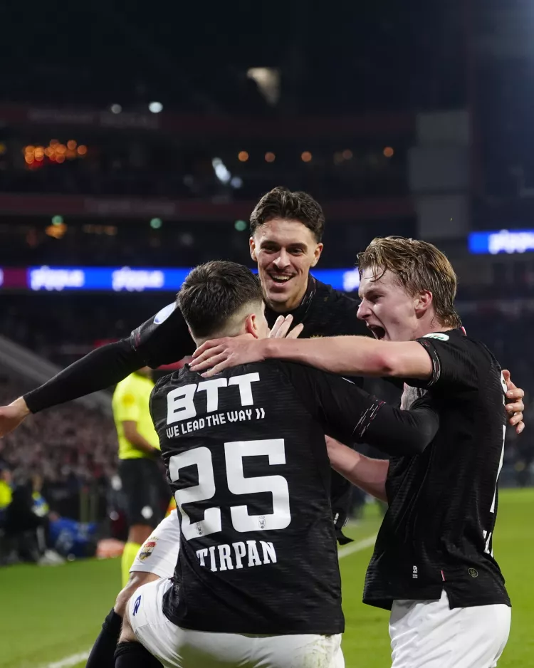 Willem II pakt belangrijk punt in Eindhoven