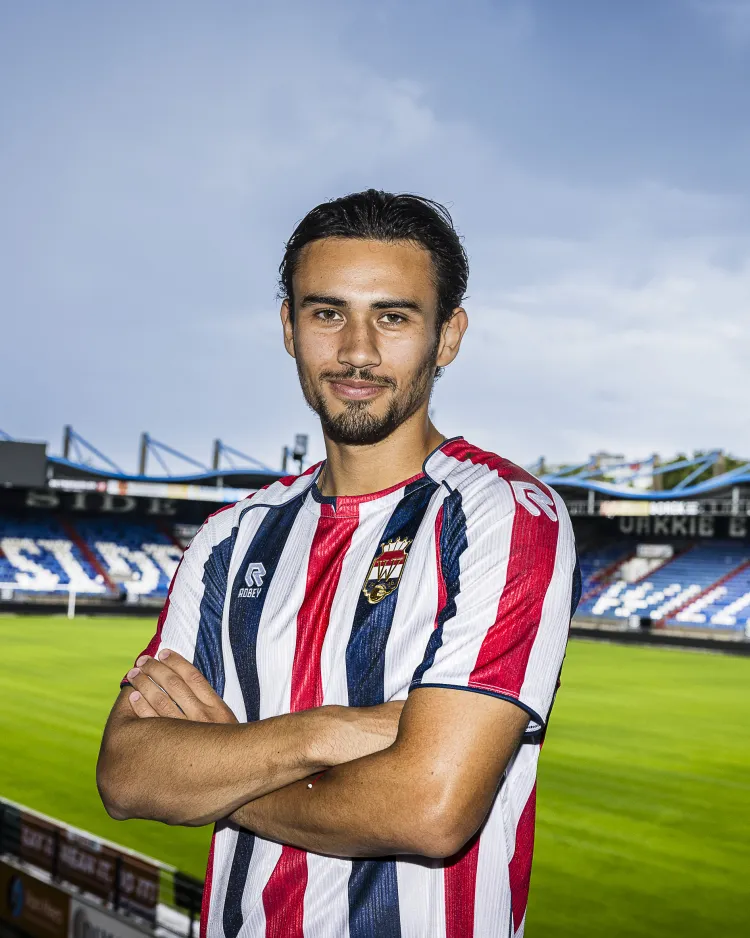 Nathan Tjoe-A-On tekent voor twee jaar