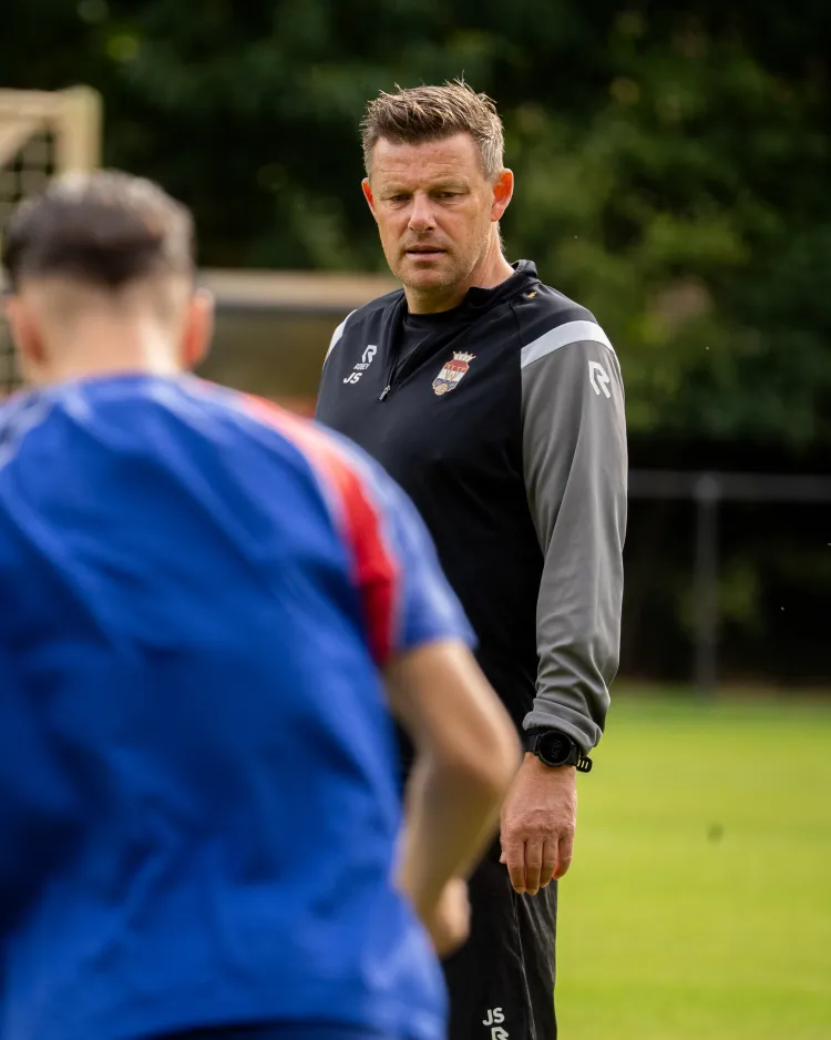 Stegeman blikt vooruit op Jong Ajax-thuis