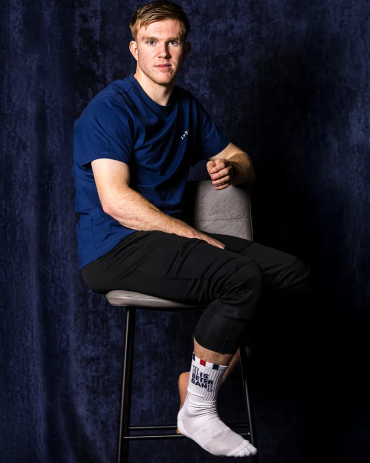 Willem II en Leeuwenmoed Partners lanceren sokkenactie in strijd tegen eenzaamheid