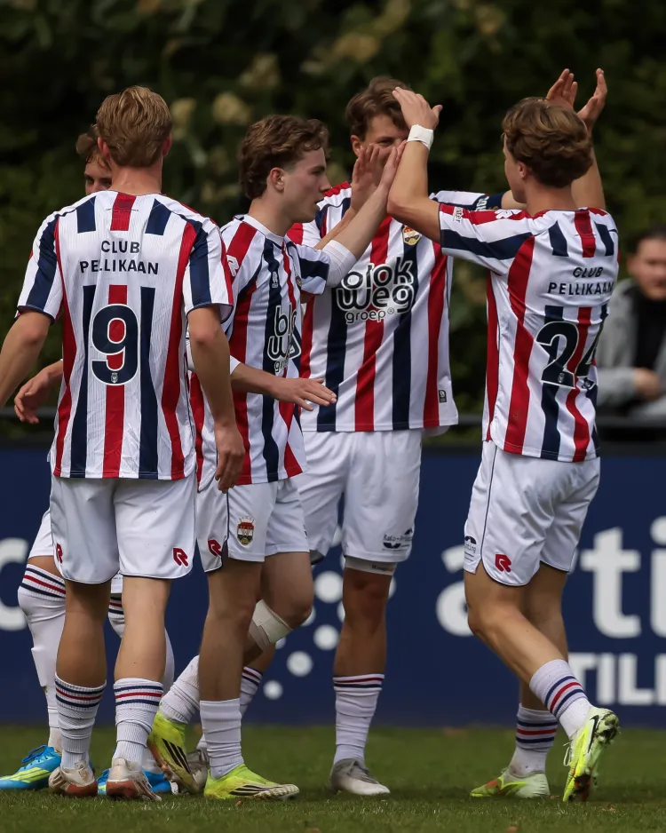 Willem II O21 wint en pakt koppositie