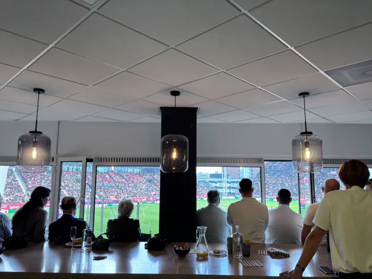 Business Club beleeft voetbalmiddag bij Work-on